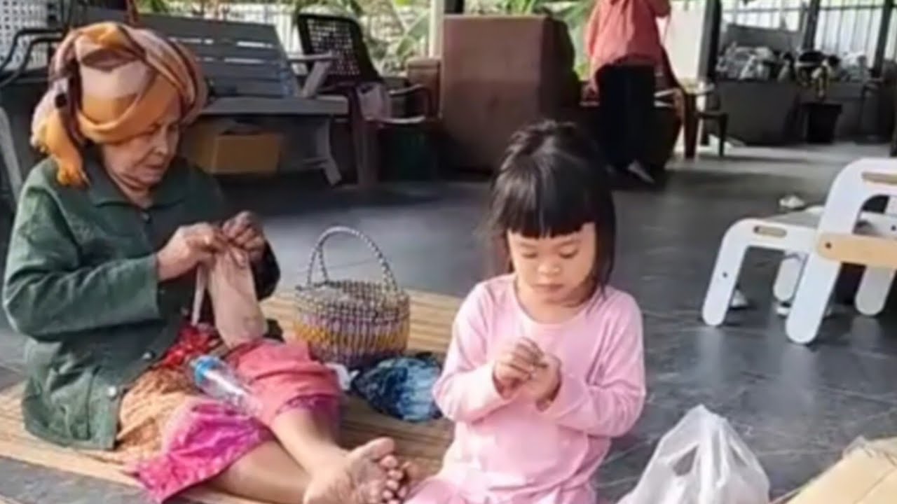 นึกว่าจะมาช่วยยายรดน้ำต้นไม้ ที่ไหนได้มาขอโทรศัพท์ #ลูกของแอนบอย 