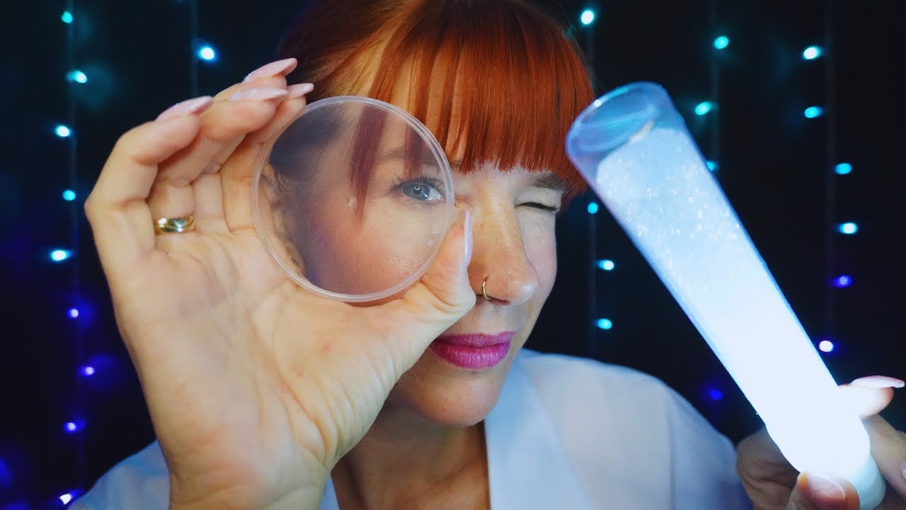ASMR  Doctor Roleplay - Betriebsärztin testet deine Lichtempfindlichkeit