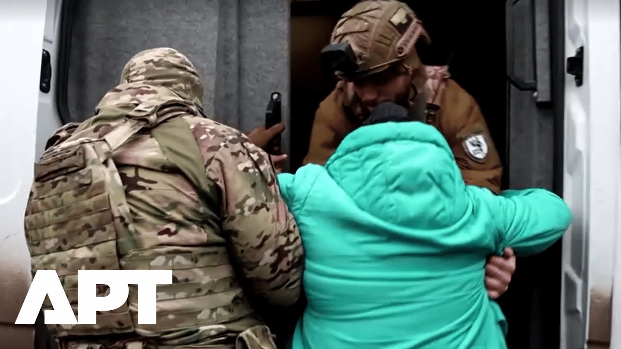 Civilians on the Run: Police Evacuate Residents from War-Torn Donetsk Region Amid Shelling | APT