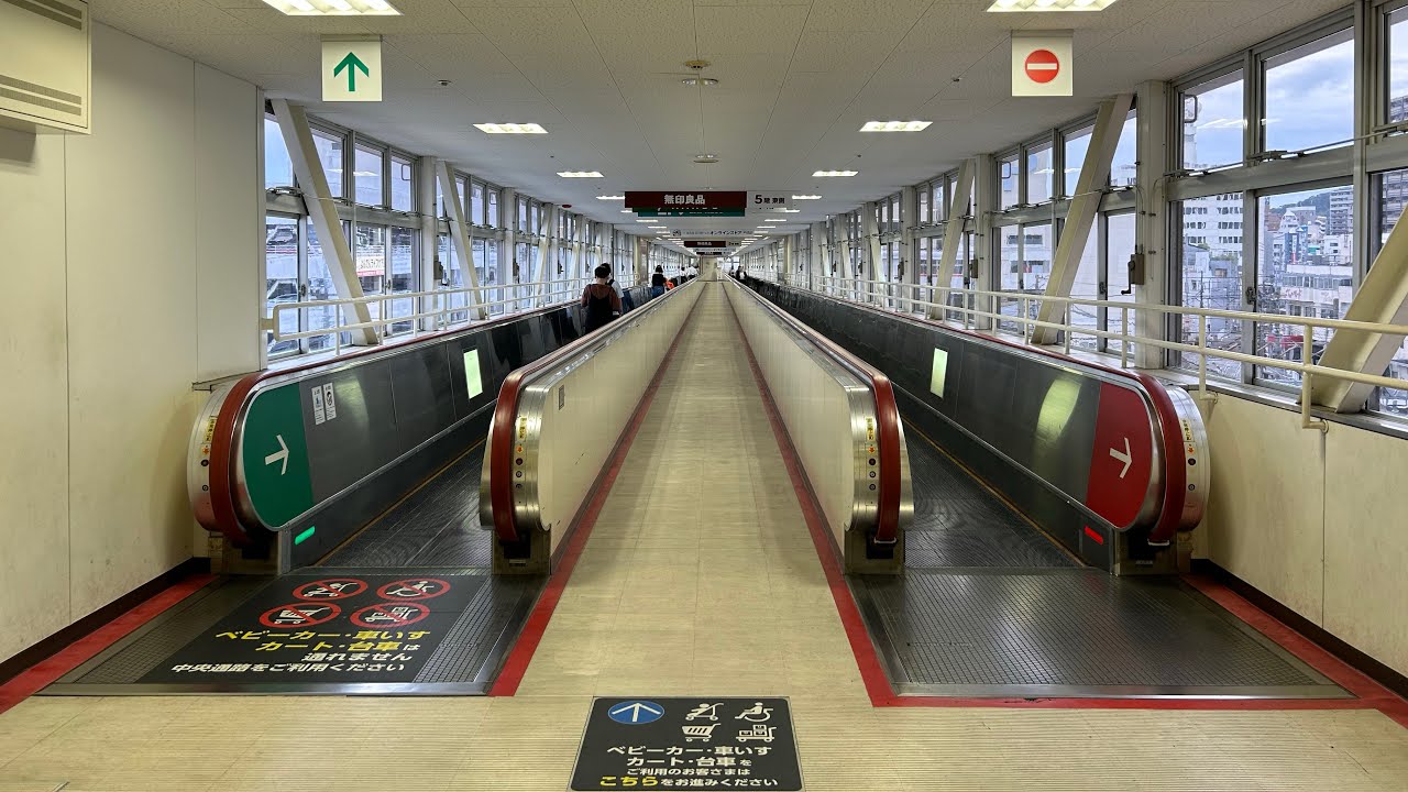 いよてつ高島屋のトラベーター(動く歩道)