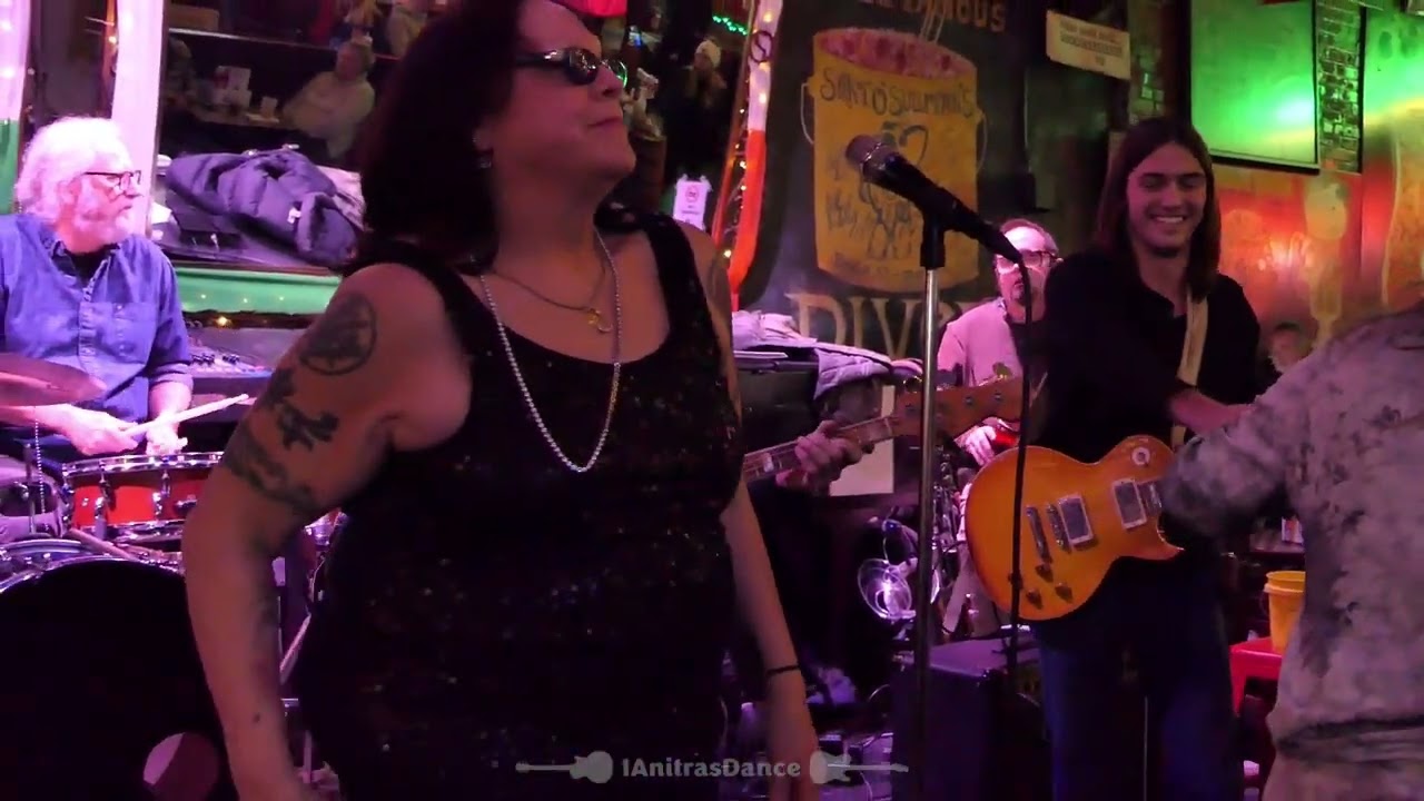 Barbara Blue - Baby, What You Want Me To Do - 1/19/24 Silky O'Sullivans - Memphis, TN