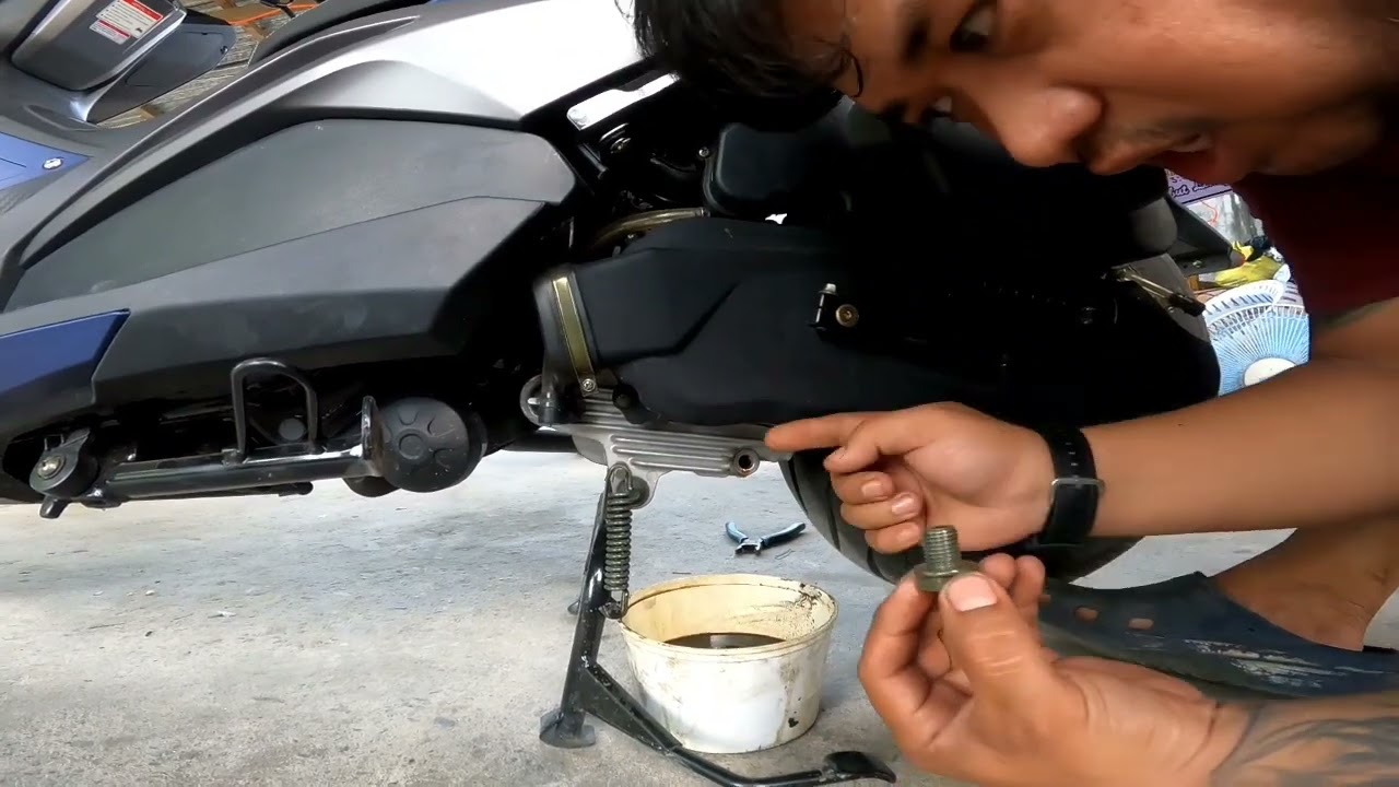 Rusi Rfi 175cc How to Change Oil (DIY)