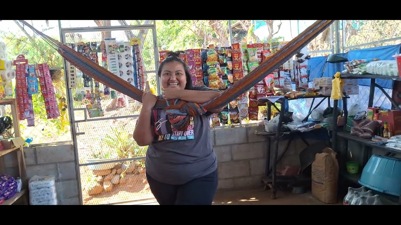 KENIA DISE COMO LE CUESTA CON LA NIÑA OY QUE ESTA SOLA 