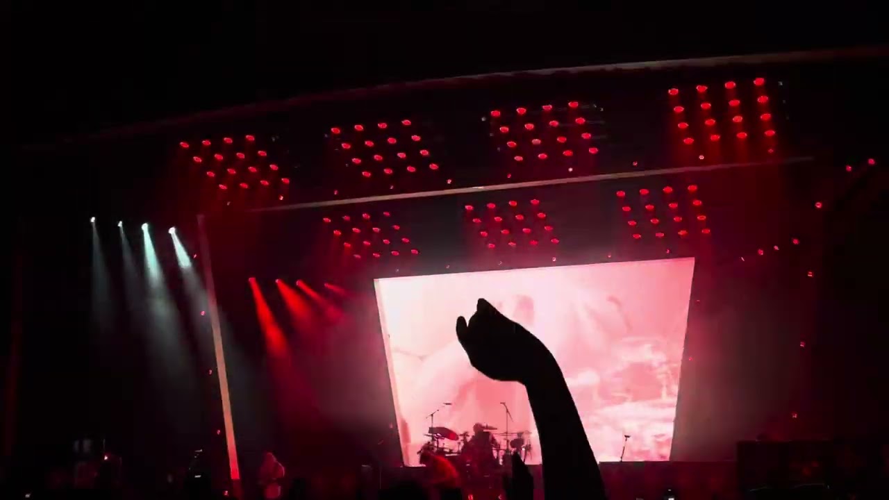Don’t Stop & Wrapped Around Your Finger (dice song) - 5 Seconds of Summer Show Boston 8/12/23 (N1)