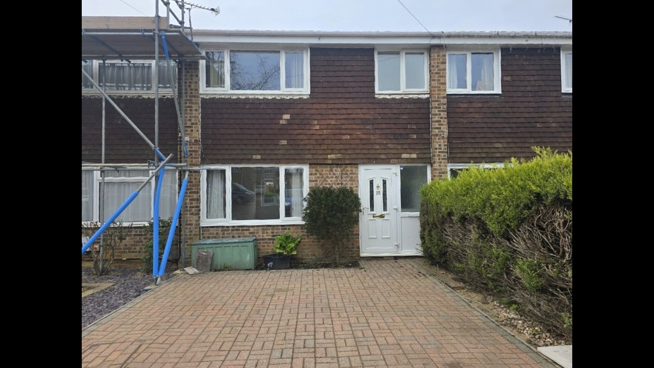 The Croft, Calmore, Totton, Southampton - A walk through of this 3-bedroom rental.