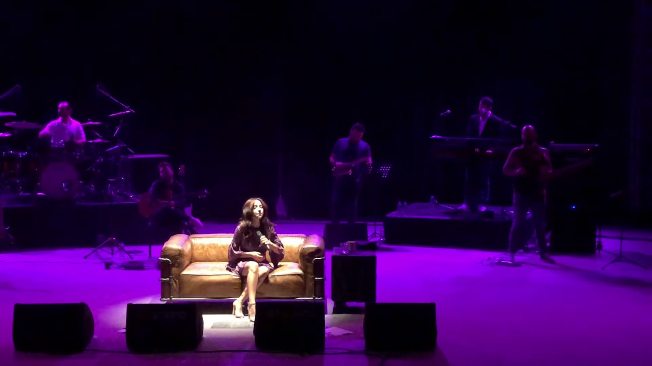 Zeynep Bastık - Dön Gel (Açık Hava Konseri)