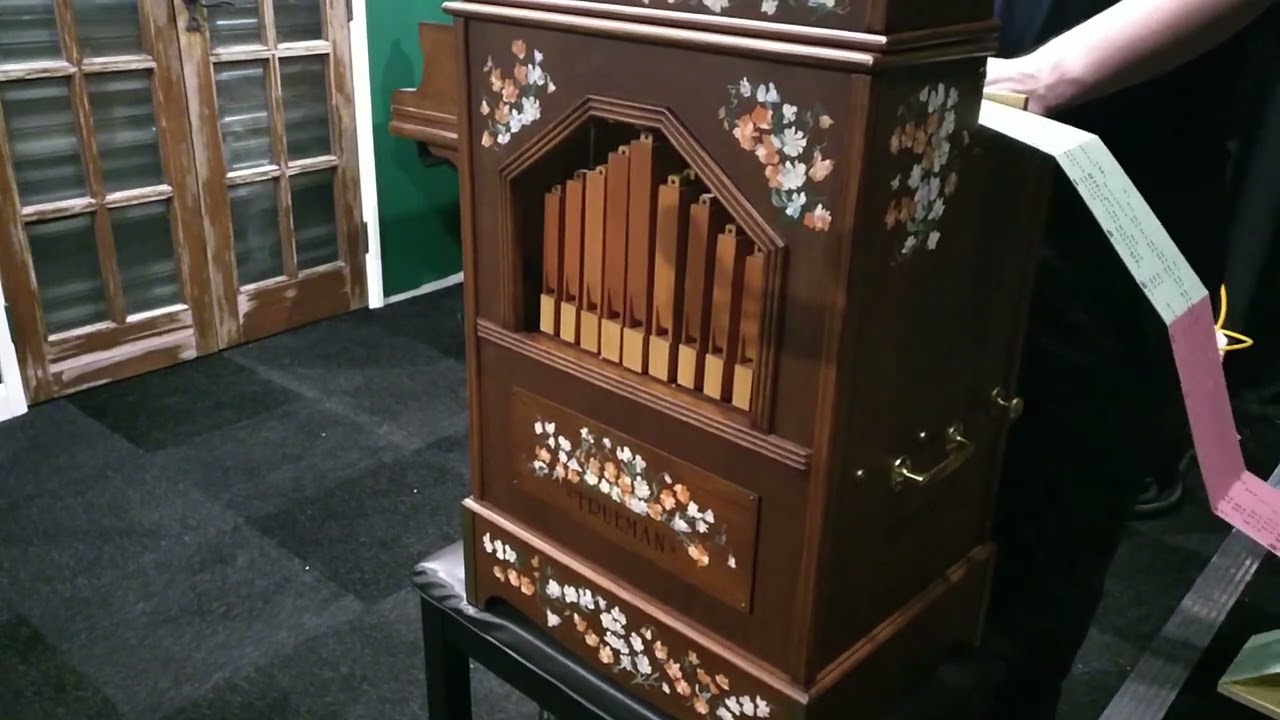 The Twelve Days Of Christmas - Trueman Keyless Street Organ