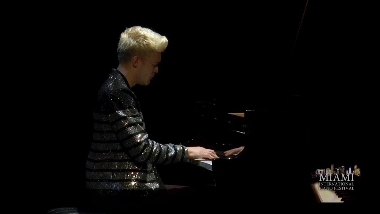 Micah McLaurin Plays F.  Chopin Nocturne Op. 9 No. 2