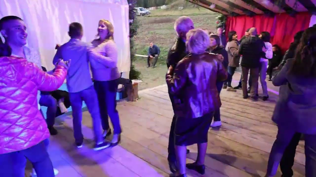 танці на українському весіллі, вальс, площадка, вулиця, #music#people#dances#customs#video#ua