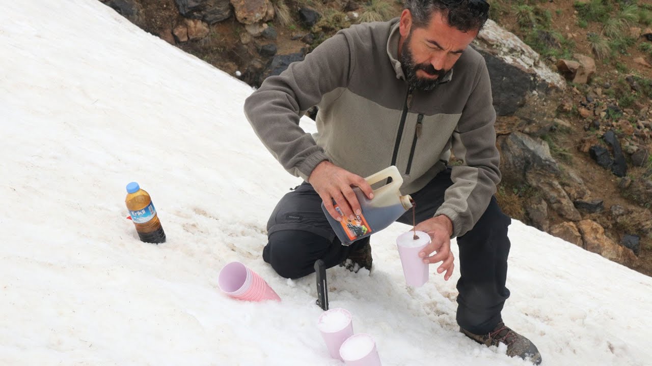 Nemrut’ta hem doğa yürüyüşü yaptılar hem karlı pekmez yediler