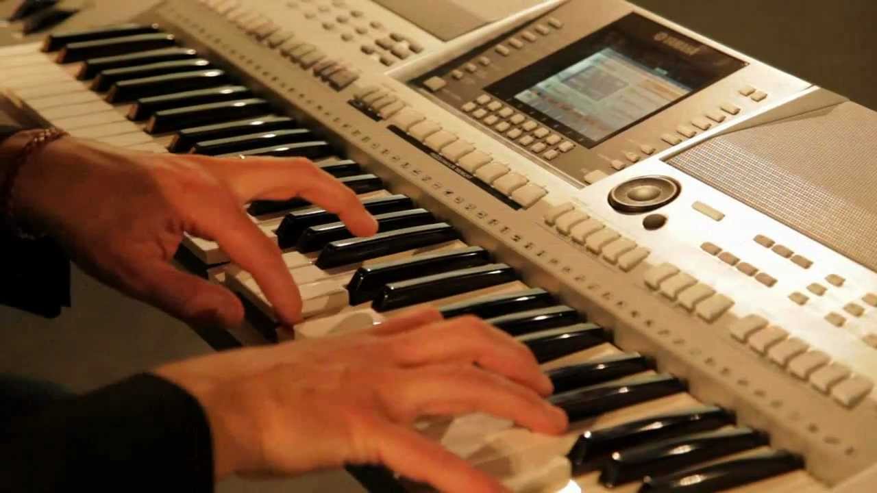 Claviers arrangeurs -PSR SERIES.avi
