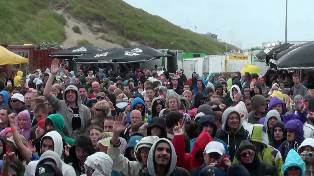 Airwave playing When Things Go Wrong @ Luminosity Beach Festival 2012 Part 11