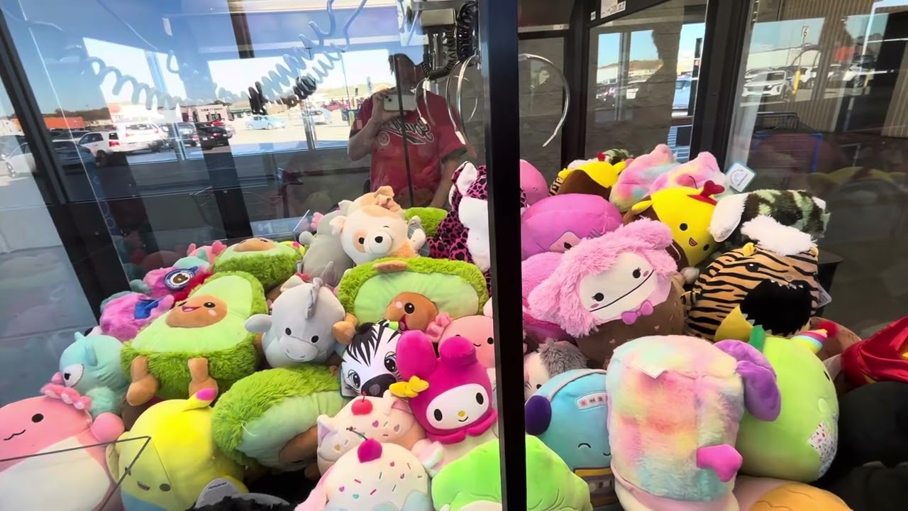 Sugarloaf Toy Shoppe Claw Machine at Walmart coil wire wrapped around the claw