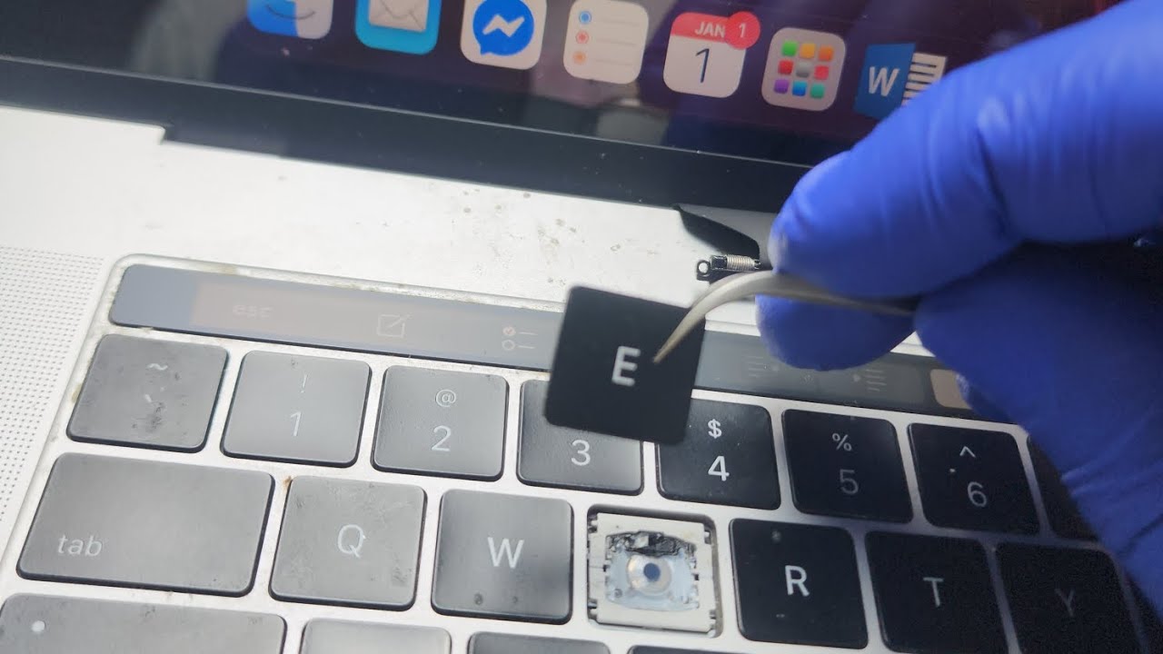 Временный ремонт клавиши &laquo;бабочка&raquo; на клавиатуре MacBook.
