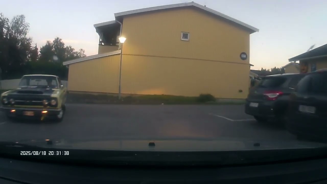 DRIVING IN K&Ouml;PING 18 AUGUSTI