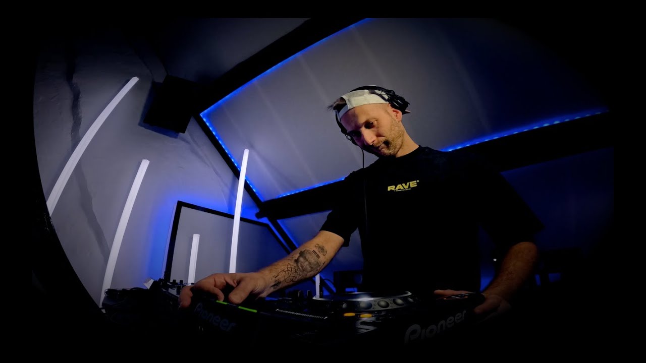 Dennis Engelhardt // Techno Bangers // Weekly Studio Mix 014 // 12 - 11 - 2024