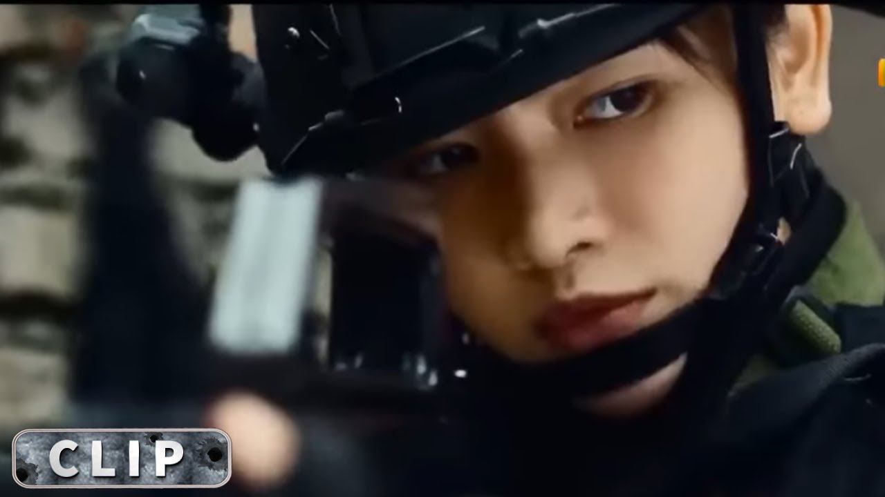 警察小队勇闯劫匪老巢！【#中国警花 / Chinese Madam】#GunBattleMovie #clips