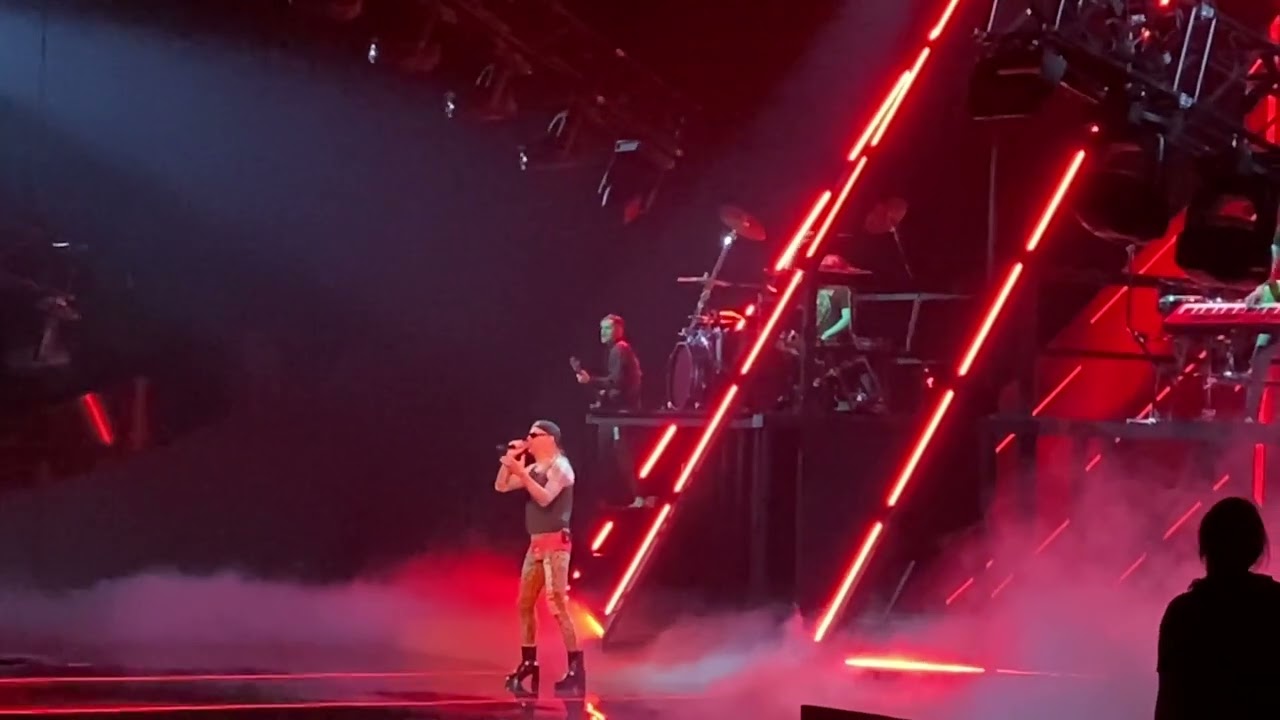 🇩🇪 Lord of the Lost - Chris in leopard leggins (1. dress Rehearsal Grand Final, Eurovision 2023)