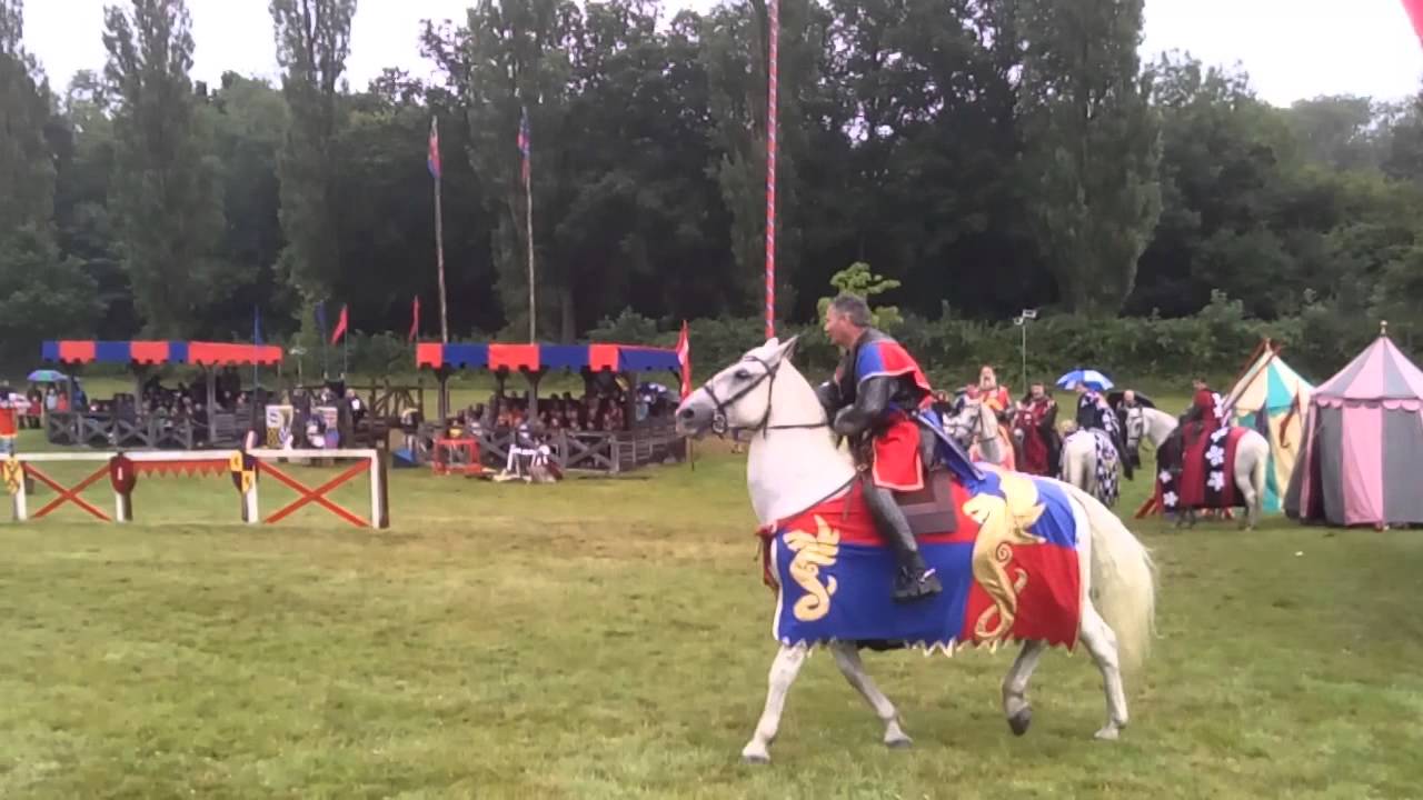 Hever Castle Medieval Weekend with Jousting - hoop win