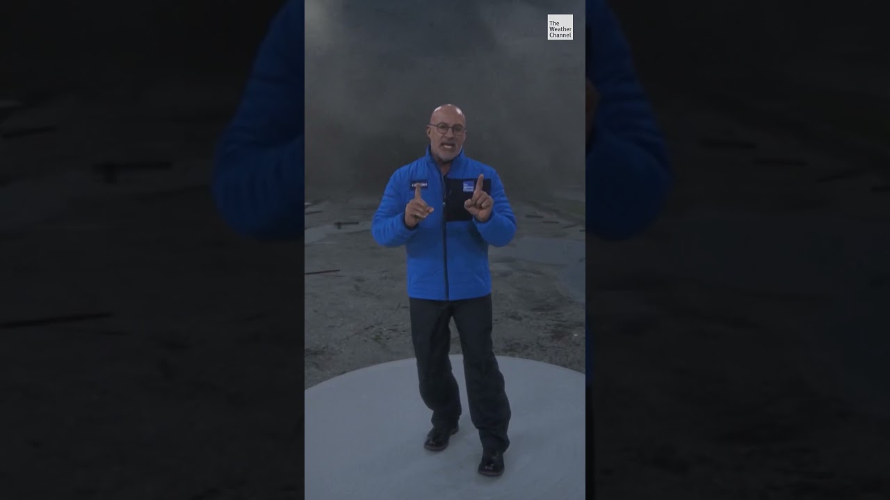 Смотрите в пятницу на канале The Weather Channel: Ночные торнадо | IMR #shorts