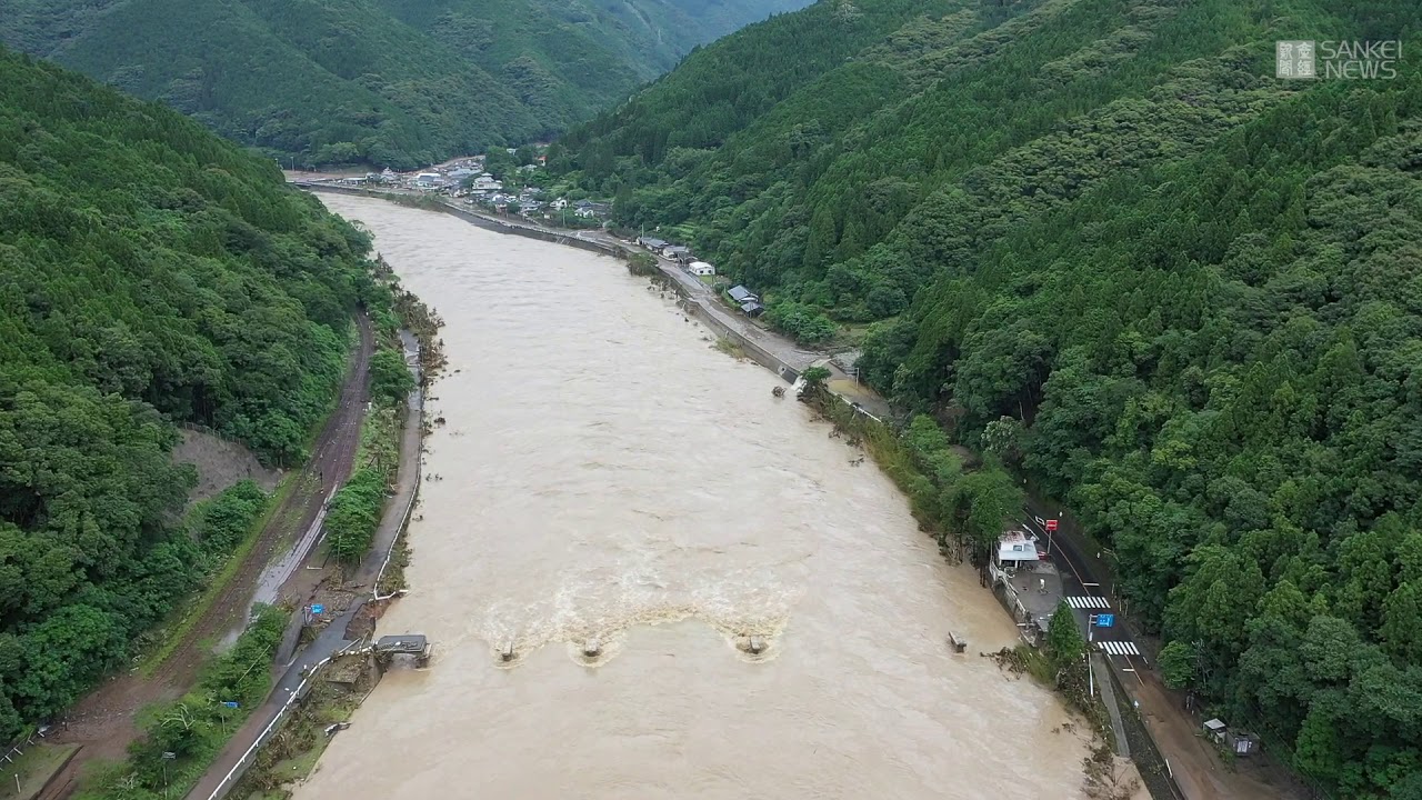 熊本豪雨　増水した白石駅近くの球磨川（ドローン撮影）