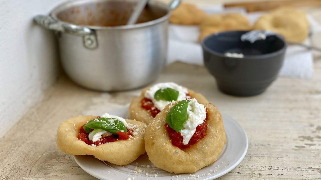 PIZZA MONTANARA 🍕- Pizza fatta in casa senza forno - 😋 Original Street Food Napoletano
