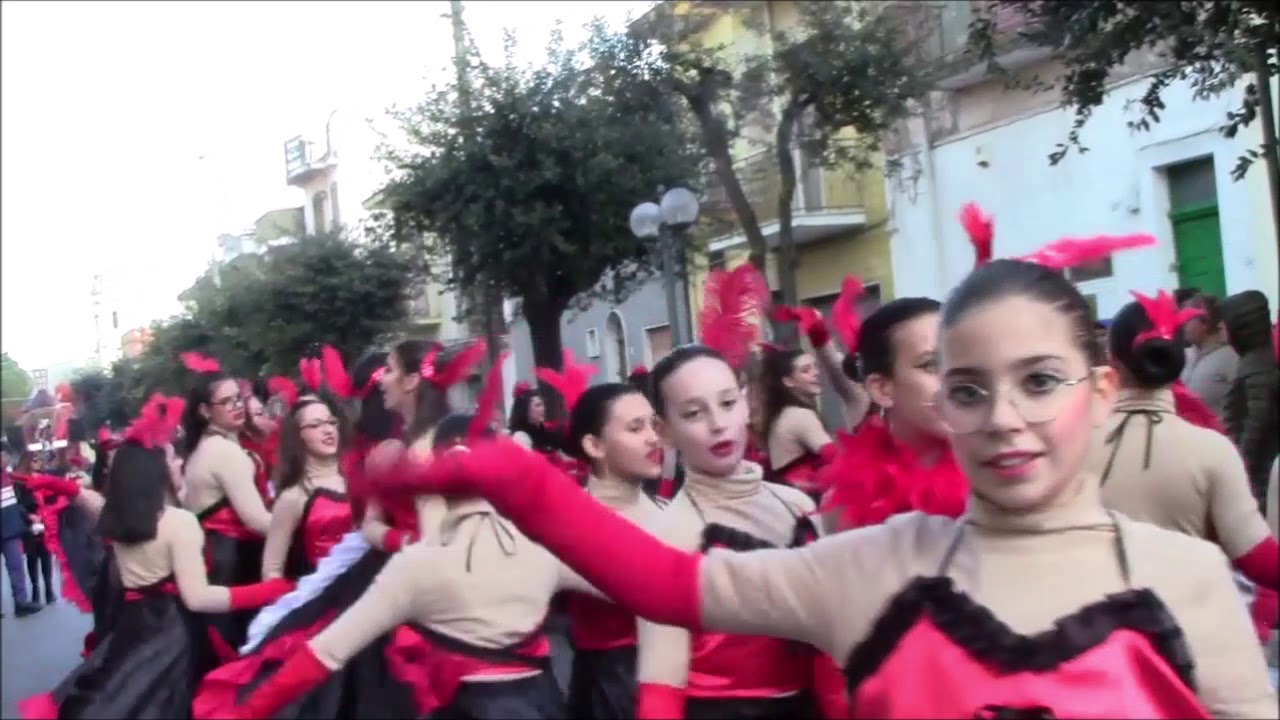 Carnevale a Torre Santa Susanna 25 febbraio 2020 sfilata carri allegorici 2^ parte