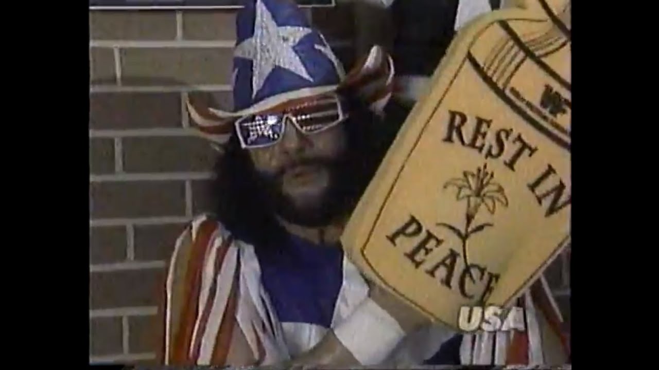 Macho Man Randy Savage and Todd Pettengill host WWF Mania (09-18-1993)