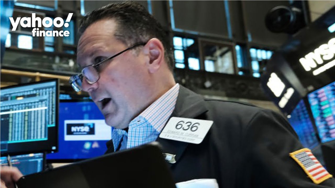 Stocks end the day mixed, tech and energy sectors among biggest leaders