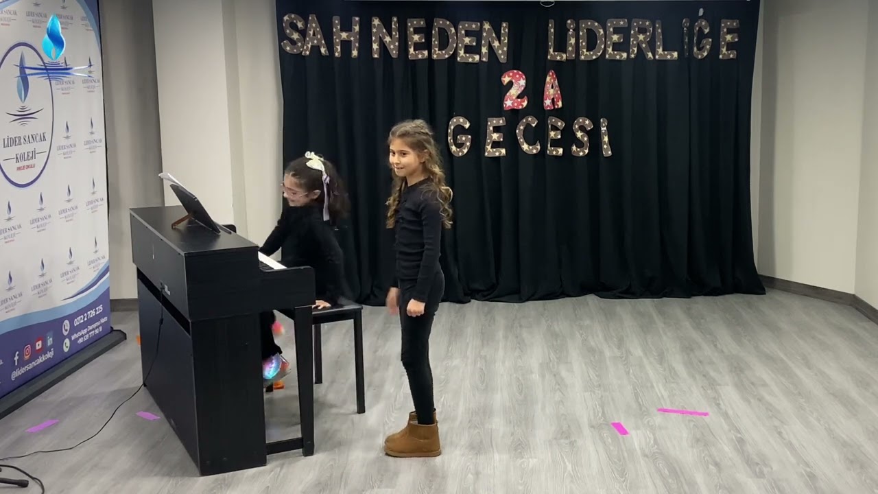 İlkokul 2A Sınıfı | Piyano Gösterisi 🎹 | Sahneden Liderliğe | Lider Sancak Koleji