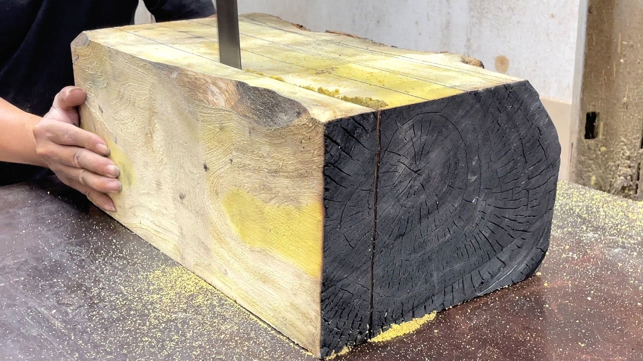 Bold Furniture Ideas From Burnt Wood // Reuse Burnt Logs To Create A Unique 3D Table