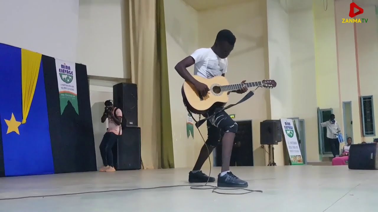 Commandant S un expert en Guitare