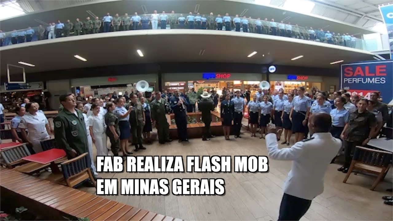Banda Sinfônica Asas de Minas supreende público no aeroporto em Minas Gerais