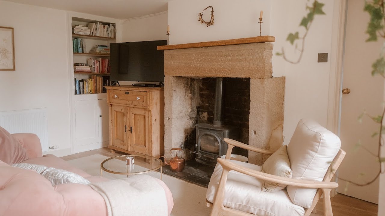 A Simple Cottage Living Room Makeover