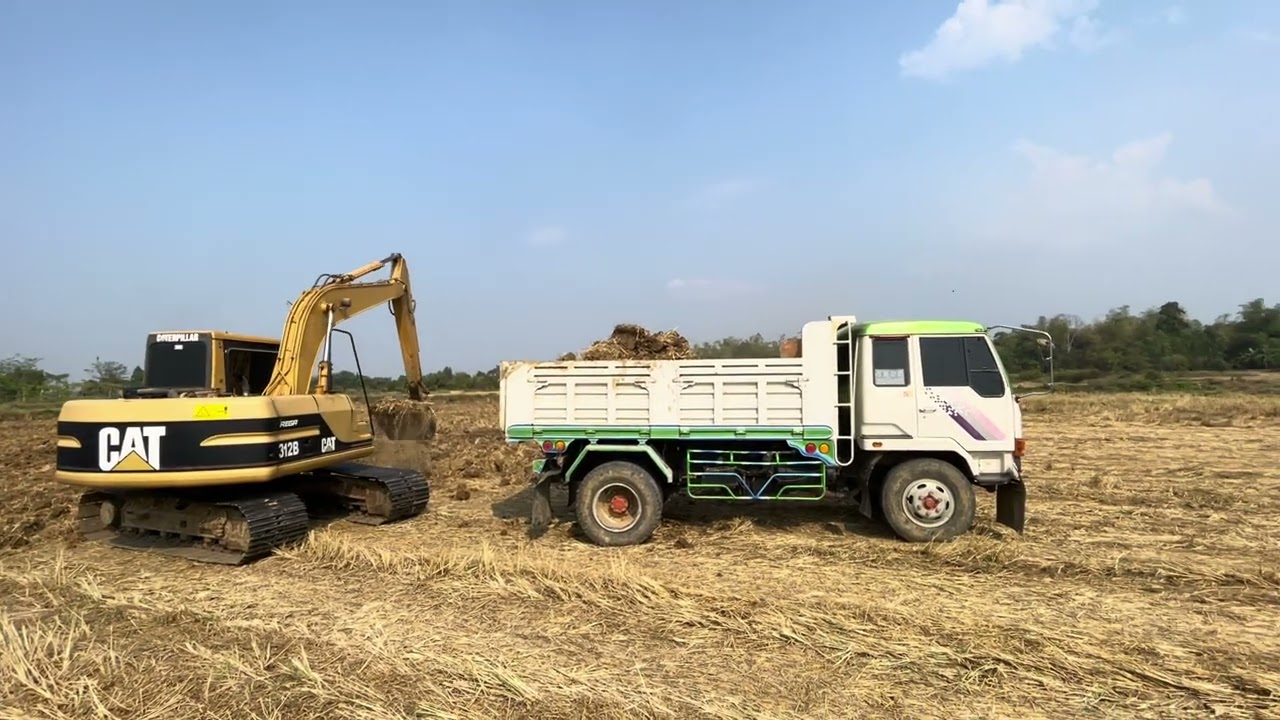 Amazing Cat 395 Loading Trucks With Only Two Passes - Sotiriadis Mining 4k