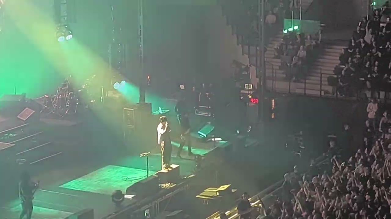 DEFTONES Paris 2026 -Ecdysis-diamond eyes-Rocket Skates- adidas Arena 01-29-2026