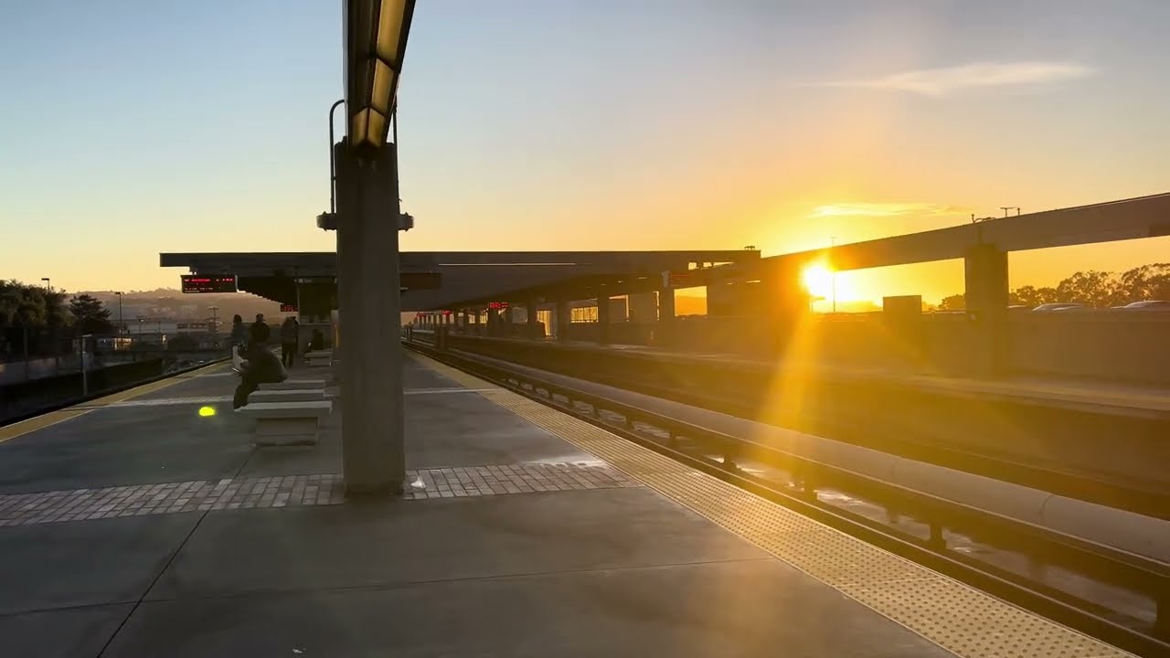 SF/Oak Airport/Dublin Train Arriving at Daly City BART