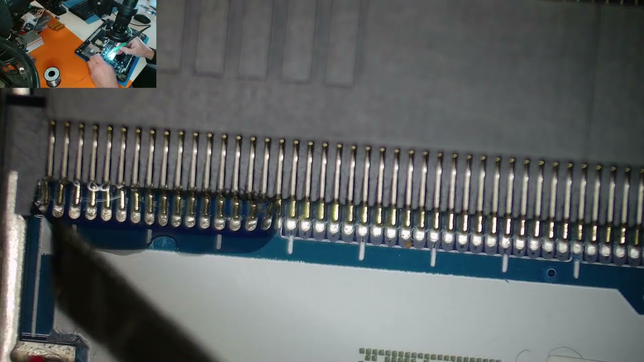 Lenovo V14 G1 - черный экран, не запускается