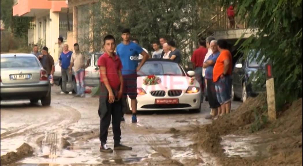 30 minuta shi nxjerrin jashtë funksioni aksin Tiranë-Elbasan- RTV Ora News- Lajmi i fundit-
