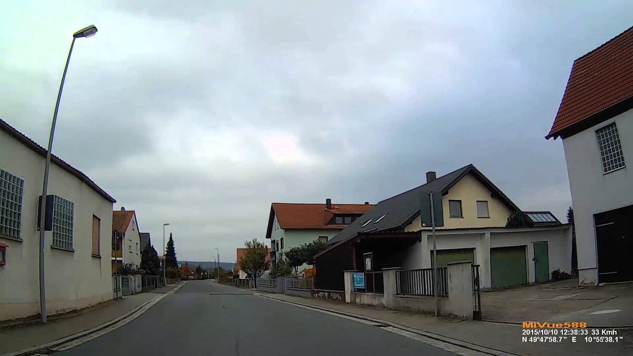 D: R&ouml;bersdorf. Markt Hirschaid. Landkreis Bamberg. Ortsdurchfahrt. Oktober 2015