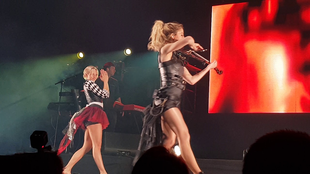 Lindsey Stirling - Hold my Heart 22/08/2017 #BraveEnough @ Teatro Caupolicán. Chile