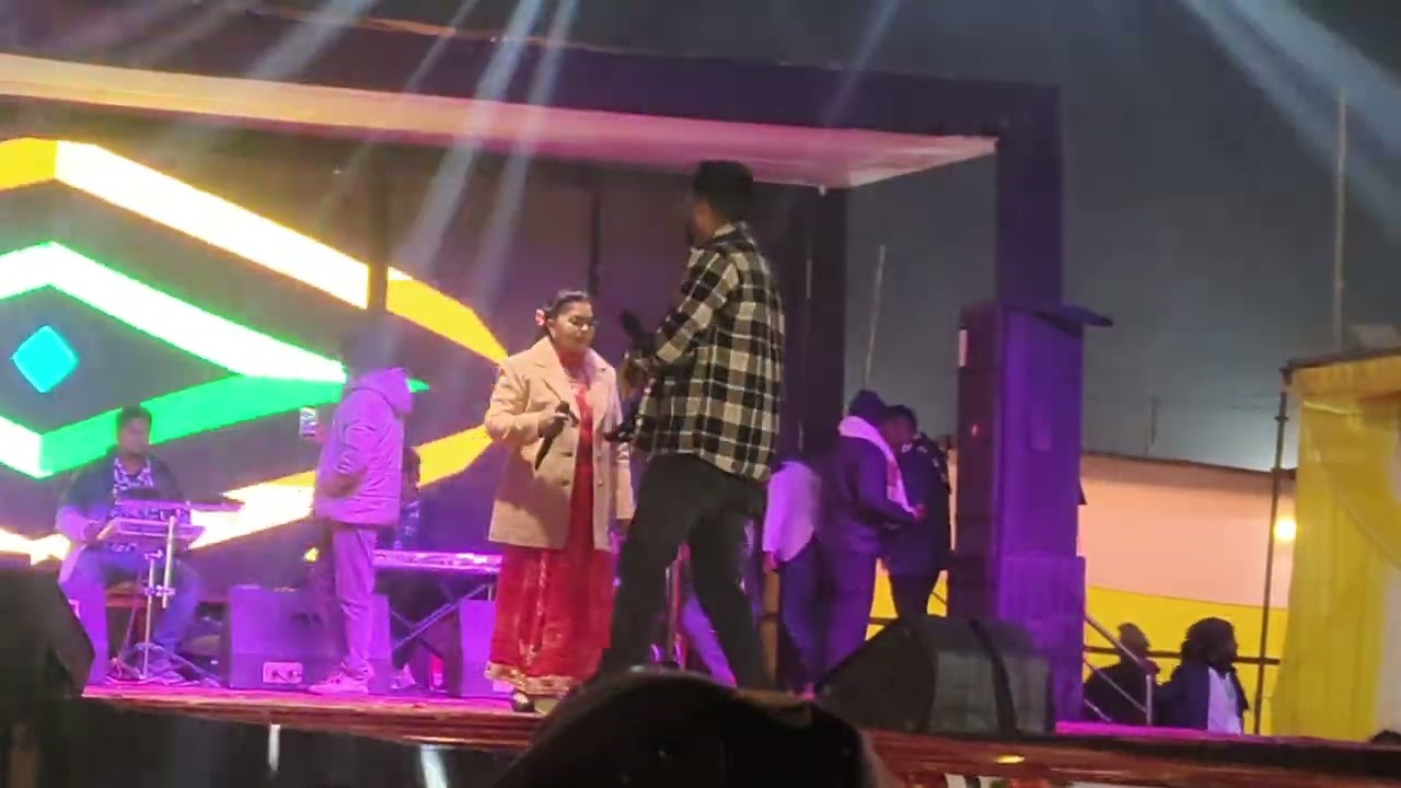 Tukur Tukur dekhela ⛄ Anita Navin simdega Christmas 🎄🎁