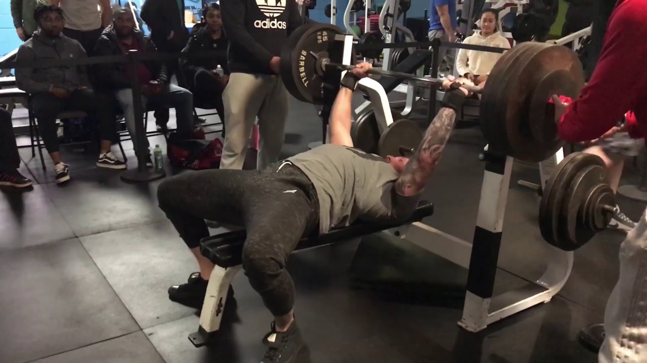 Amazing Fitness Bench Press Competition