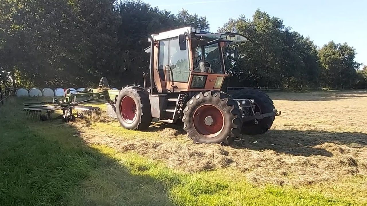 Heu schwaden und pressen mit Lu. KaPe. - Fendt Xylon/New Holland/Claas
