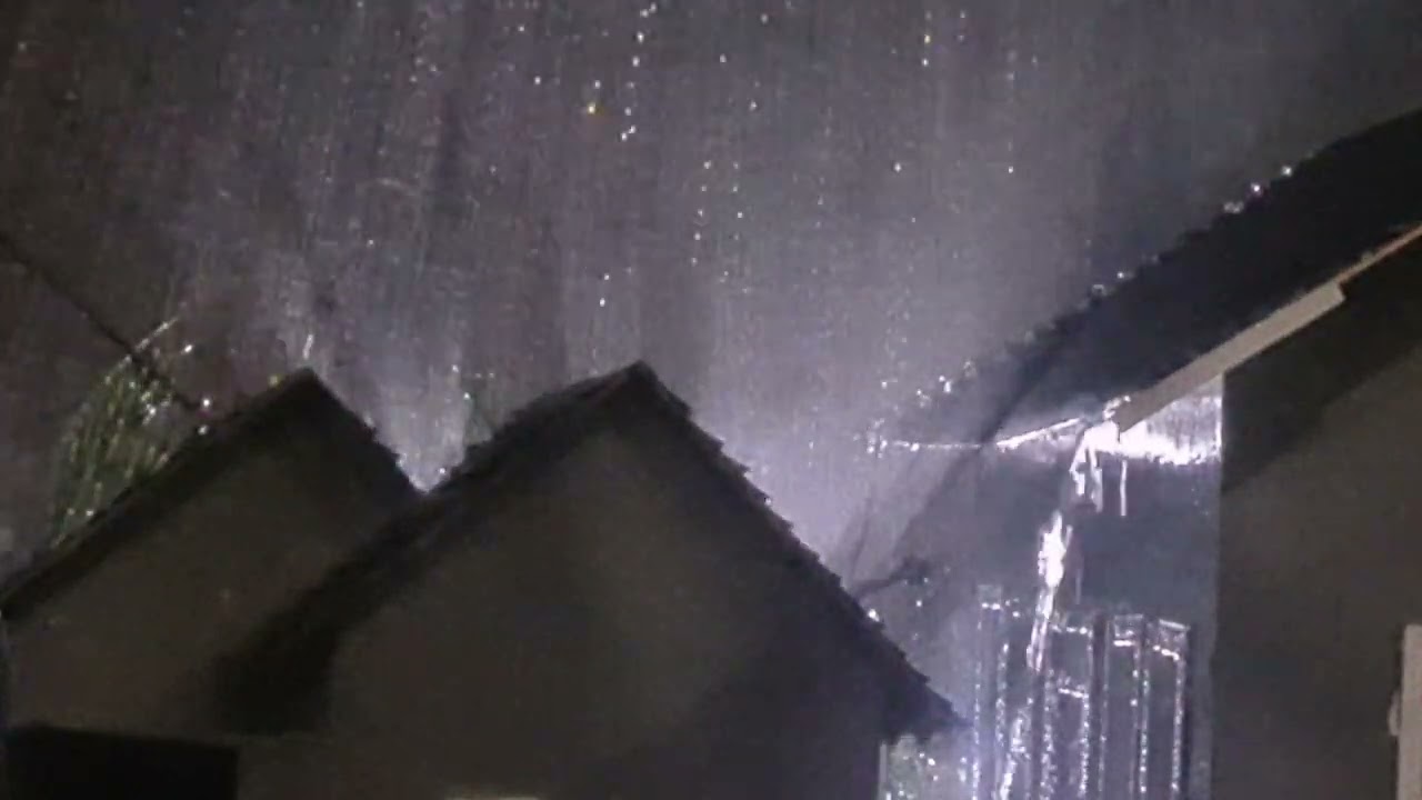 🌧️ Hujan Deras di Malam Hari | Suara Hujan untuk Tidur Nyenyak & Relaksasi | Rudi ASMRDeskripsi