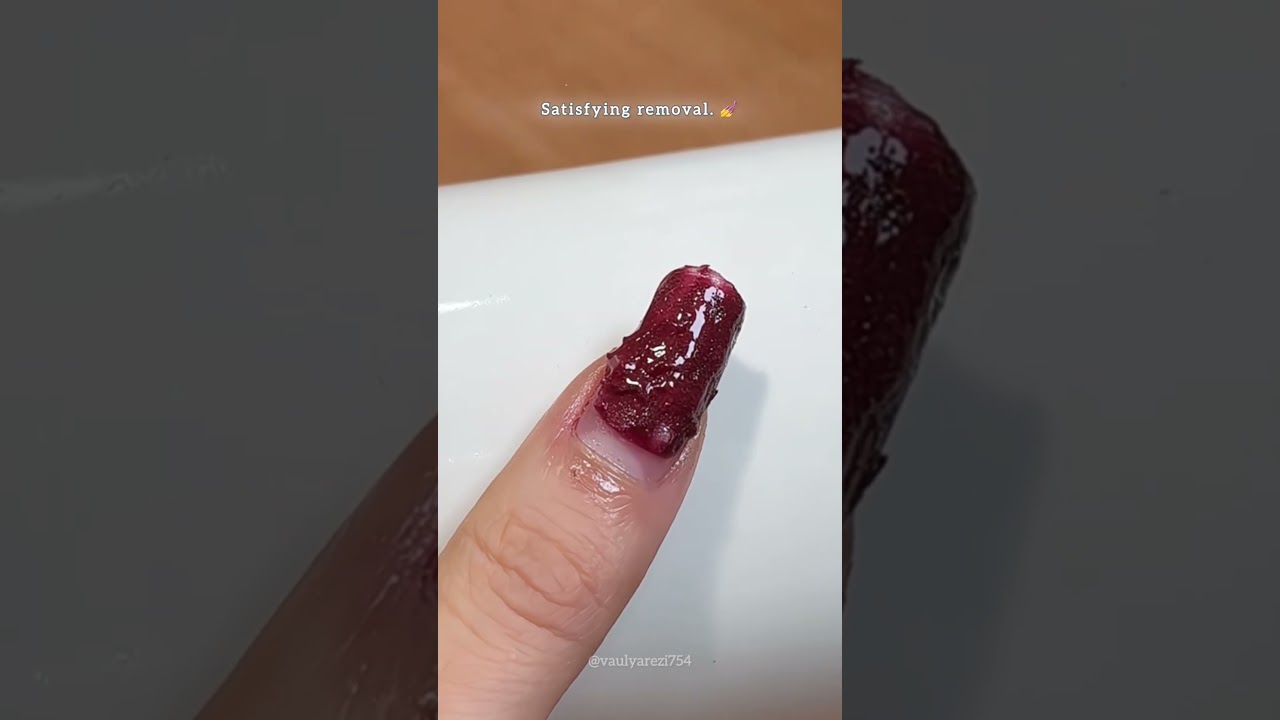 Nail Art !! Satisfying removal. 💅 
