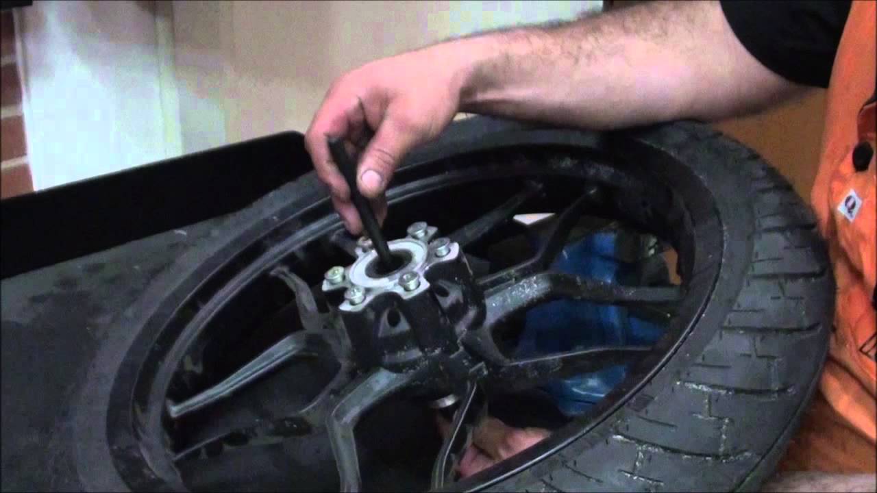 REF 101399 - KIT EXTRACTOR BALINERA RUEDA Ø INT. 10MM,12MM,15MM,17MM,20MM