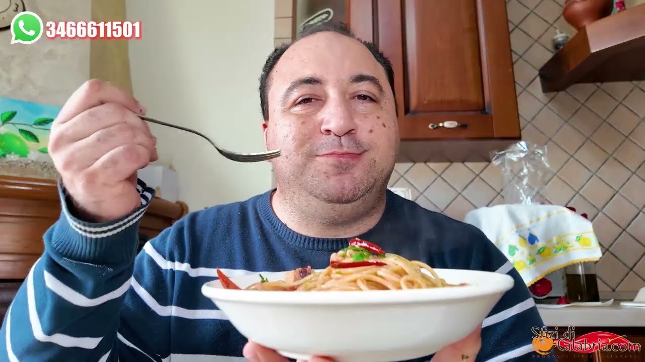 Spaghetti al Polpo che si Scioglie in Bocca! Segreti della Cucina Calabrese