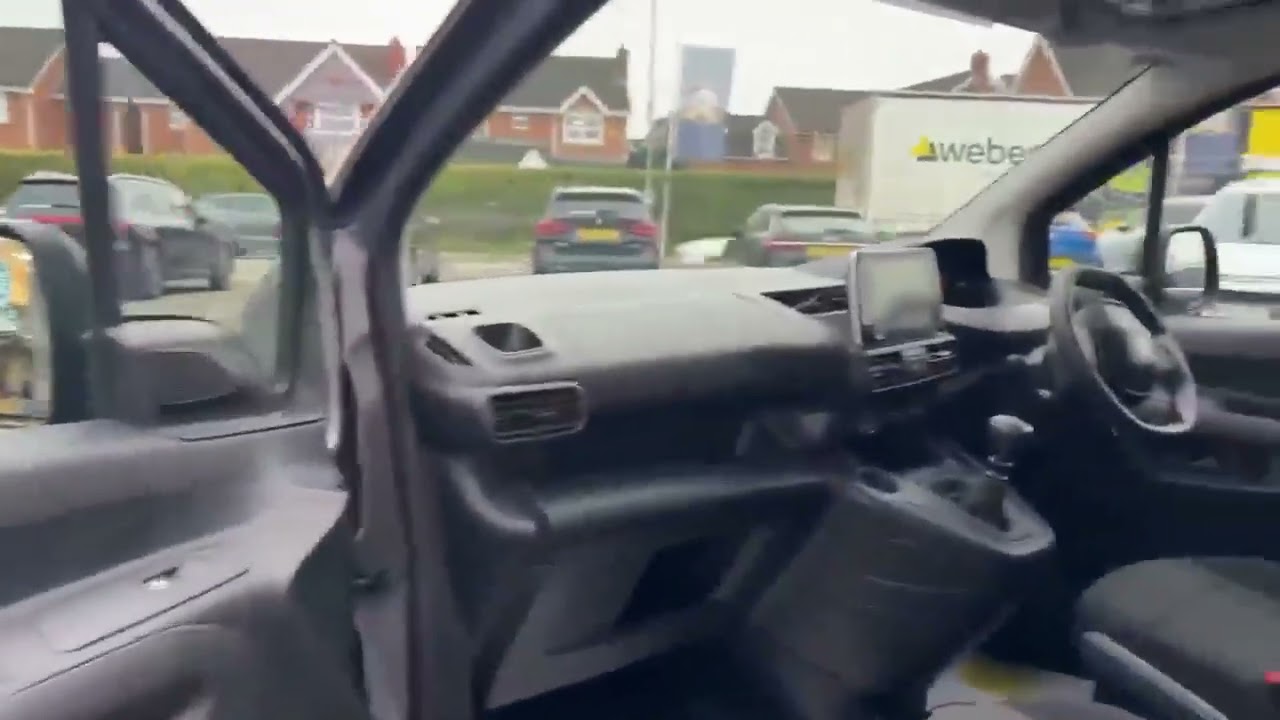 CF73DKX | PEUGEOT PARTNER 1.5 1000 Professional Premium + | Walkthrough | Angus MacKinnon Ltd