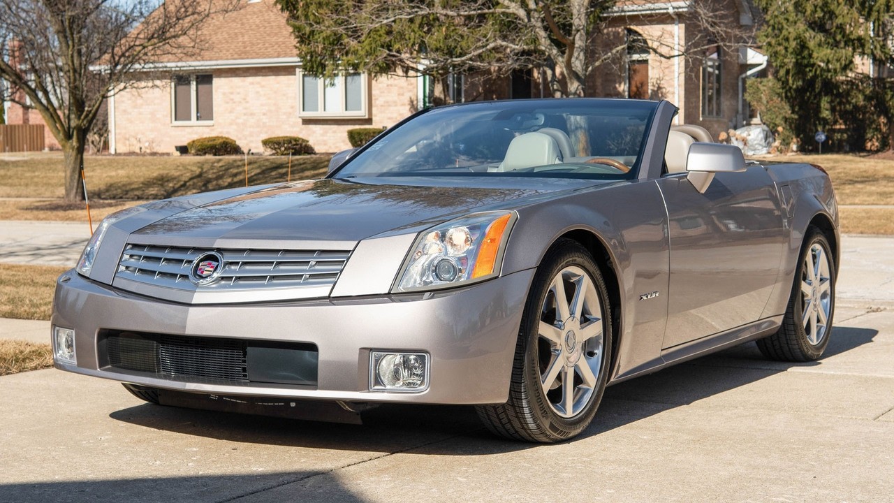 2004 Cadillac XLR Walk-around Video
